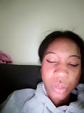 Zaira Rose  online show from 10/31/25, 03:29