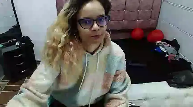 Ariasmithog online show from 02/24/25, 03:02