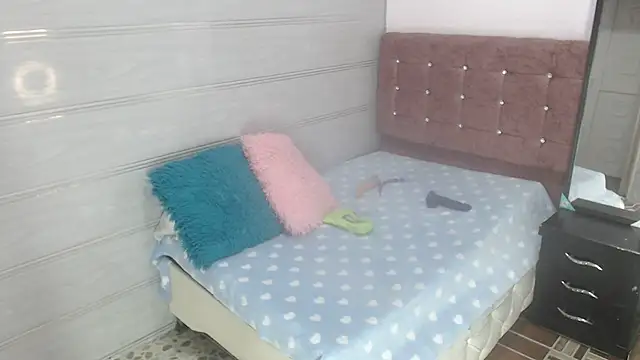 Ariasmithog online show from 09/10/25, 12:27