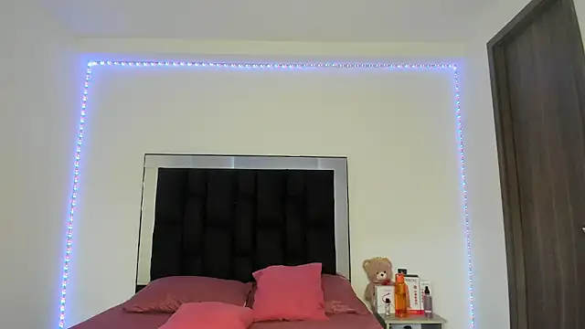 victoriacolin online show from 03/07/25, 09:38