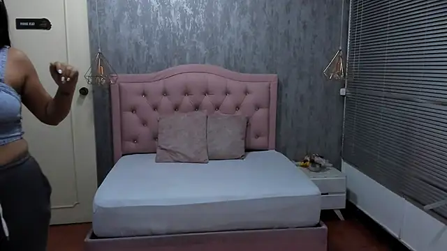 Hadley  online show from 02/19/25, 03:50