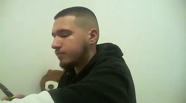 Snapshot of Drag_Queen chatting on 02/01/25, 04:33 Drag Queen online show from 02/01/25, 04:33