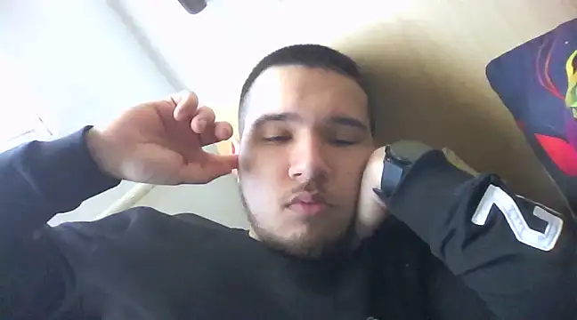 Snapshot of Drag_Queen chatting on 02/10/25, 01:33 Drag Queen online show from 02/10/25, 01:33