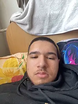 Snapshot of Drag_Queen chatting on 02/11/25, 01:41 Drag Queen online show from 02/11/25, 01:41