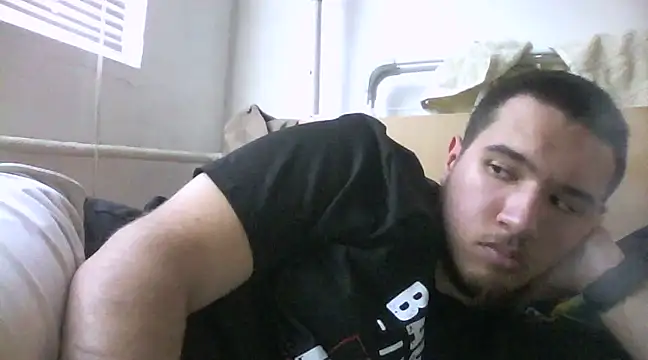 Snapshot of Drag_Queen chatting on 03/15/25, 03:48 Drag Queen online show from 03/15/25, 03:48