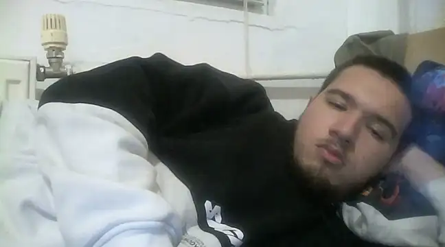 Snapshot of Drag_Queen chatting on 03/18/25, 07:42 Drag Queen online show from 03/18/25, 07:42