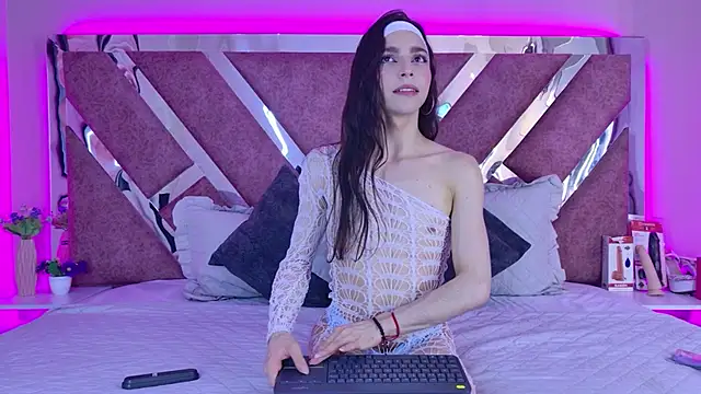 Snapshot of CandyLuxury__ chatting on 06/29/26, 12:38 CandyLuxury online show from 06/29/26, 12:38