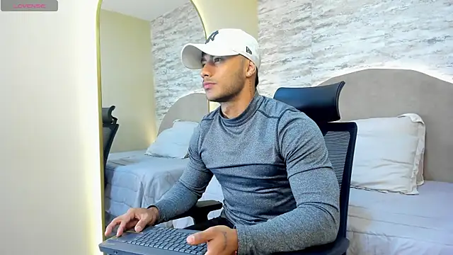 lennox ray online show from 02/13/25, 11:50