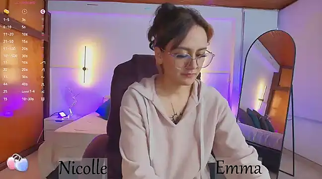  Emma11 online show from 03/11/25, 10:31