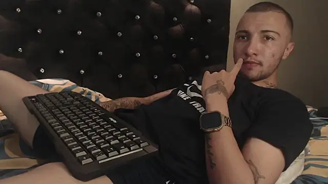 FemToMale online show from 03/01/25, 11:47