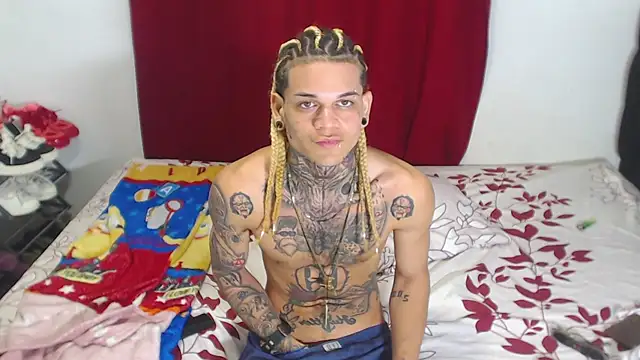 Snapshot of hot_man05 chatting on 02/05/25, 06:24 hot man05 online show from 02/05/25, 06:24