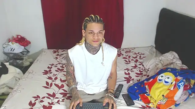 Snapshot of hot_man05 chatting on 02/18/25, 11:30 hot man05 online show from 02/18/25, 11:30