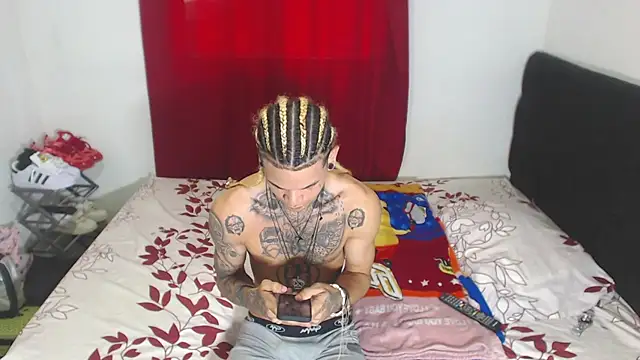 Snapshot of hot_man05 chatting on 02/19/25, 04:22 hot man05 online show from 02/19/25, 04:22