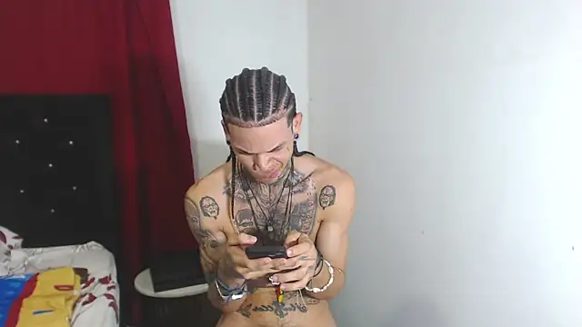 Snapshot of hot_man05 chatting on 02/22/25, 03:23 hot man05 online show from 02/22/25, 03:23