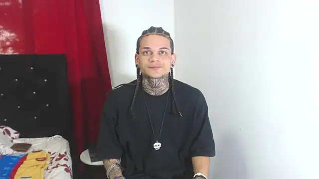 Snapshot of hot_man05 chatting on 02/23/25, 09:48 hot man05 online show from 02/23/25, 09:48