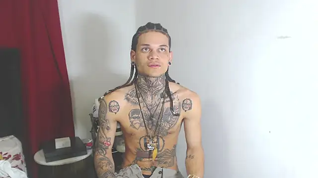 Snapshot of hot_man05 chatting on 02/27/25, 03:47 hot man05 online show from 02/27/25, 03:47