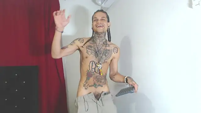 Snapshot of hot_man05 chatting on 02/27/25, 10:04 hot man05 online show from 02/27/25, 10:04