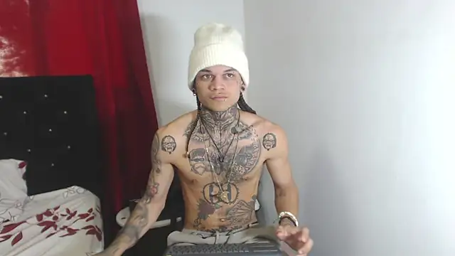 Snapshot of hot_man05 chatting on 02/28/25, 09:33 hot man05 online show from 02/28/25, 09:33