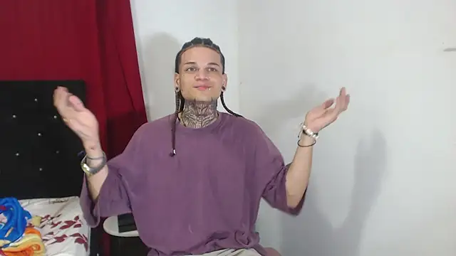 Snapshot of hot_man05 chatting on 03/03/25, 01:31 hot man05 online show from 03/03/25, 01:31