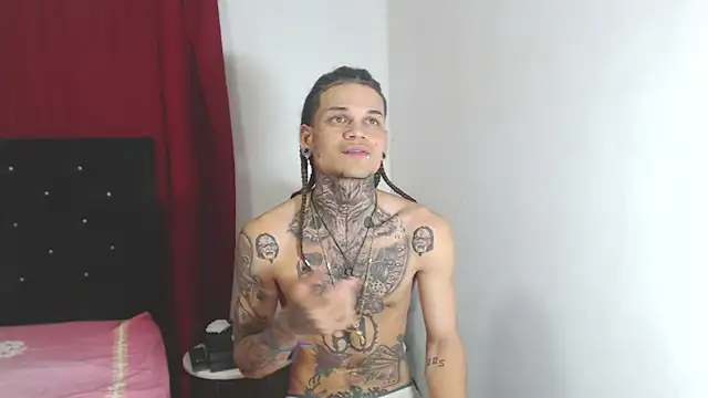 Snapshot of hot_man05 chatting on 03/07/25, 05:29 hot man05 online show from 03/07/25, 05:29