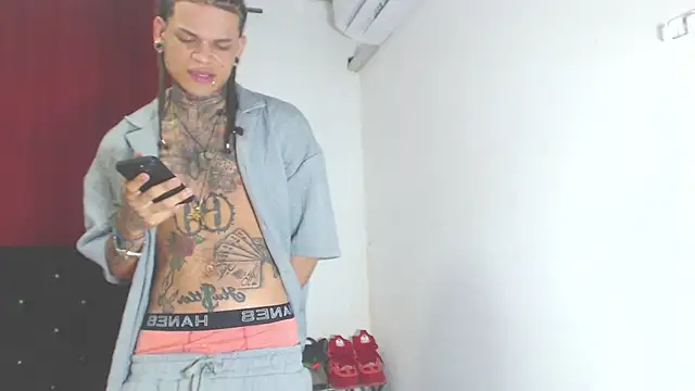 Snapshot of hot_man05 chatting on 03/08/25, 07:49 hot man05 online show from 03/08/25, 07:49