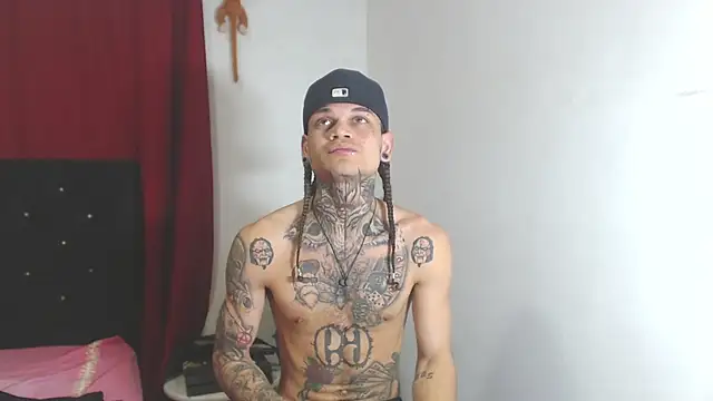 Snapshot of hot_man05 chatting on 03/14/25, 02:42 hot man05 online show from 03/14/25, 02:42