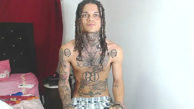 Snapshot of hot_man05 chatting on 03/16/25, 11:38 hot man05 online show from 03/16/25, 11:38