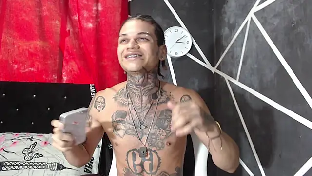 Snapshot of hot_man05 chatting on 09/29/25, 04:01 hot man05 online show from 09/29/25, 04:01