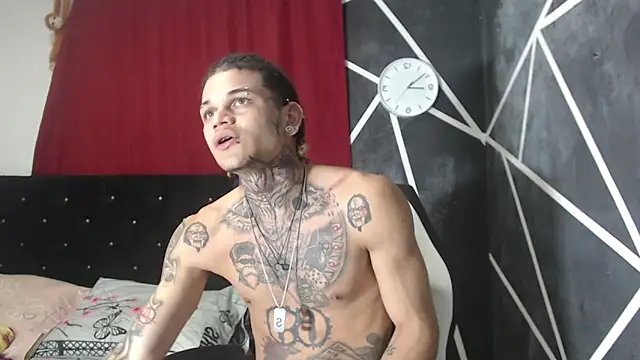 Snapshot of hot_man05 chatting on 10/10/25, 11:59 hot man05 online show from 10/10/25, 11:59