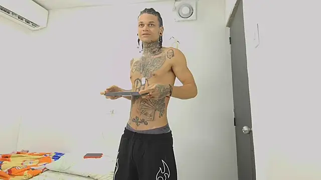 hot man05 online show from 05/02/26, 04:06