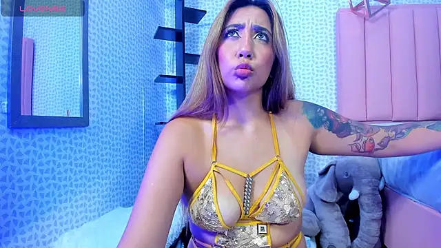 CALANTHELOVE1 online show from 11/15/25, 10:37