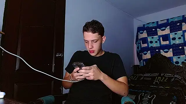 Thomas May4rs online show from 12/01/25, 03:39