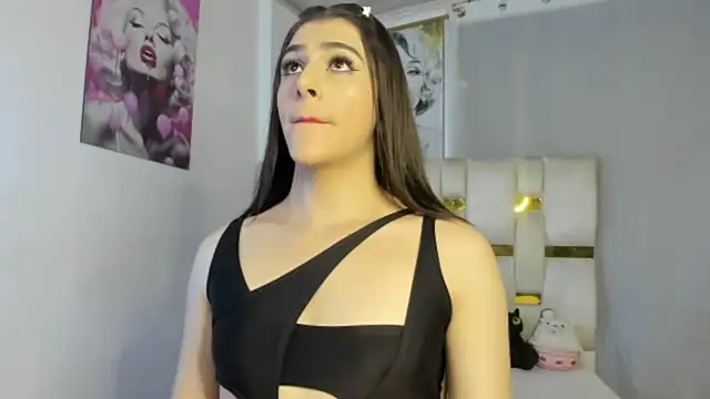 Snapshot of beautiful_doll088 chatting on 12/17/25, 11:00 beautiful doll088 online show from 12/17/25, 11:00