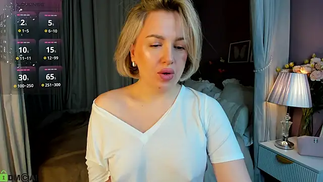 Nikki Kai online show from 09/22/25, 12:23