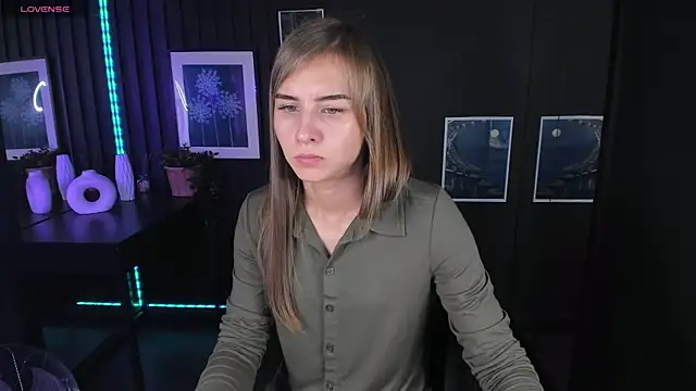 Snapshot of CharmBianca chatting on 02/08/25, 09:56 CharmBianca online show from 02/08/25, 09:56