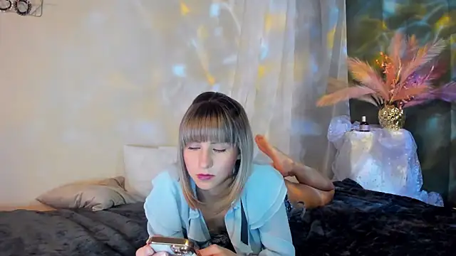 Snapshot of CharmBianca chatting on 10/26/25, 11:38 CharmBianca online show from 10/26/25, 11:38