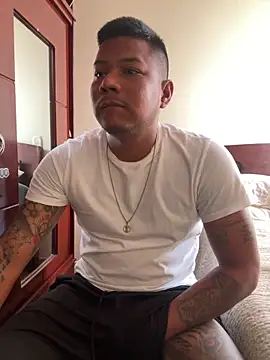 Snapshot of Saipadpuer30 chatting on 11/19/25, 07:03 Saipadpuer30 online show from 11/19/25, 07:03