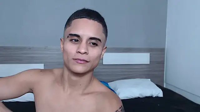 Liiamthompson online show from 10/08/25, 10:29