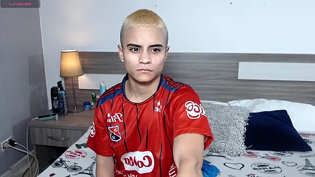 Liiamthompson online show from 01/14/26, 09:15