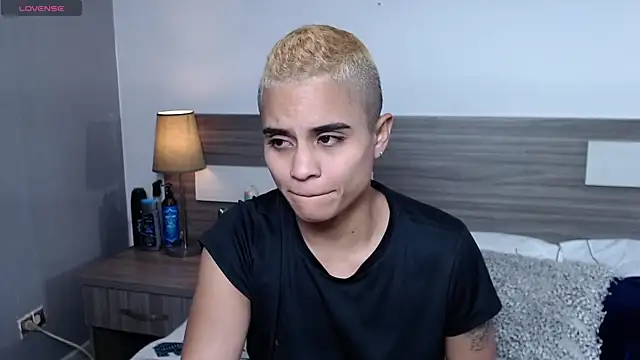 Liiamthompson online show from 01/15/26, 09:40