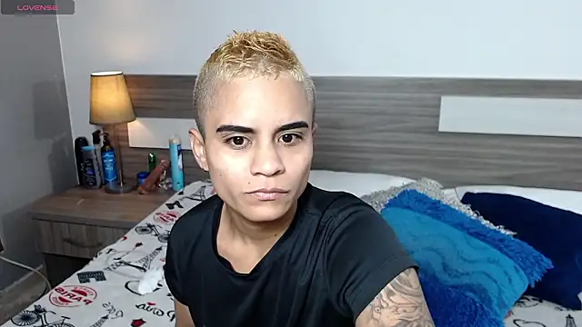 Liiamthompson online show from 01/16/26, 09:57