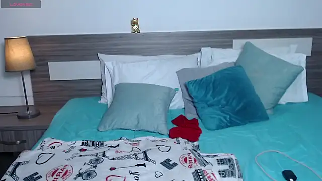 Liiamthompson online show from 02/01/26, 09:41