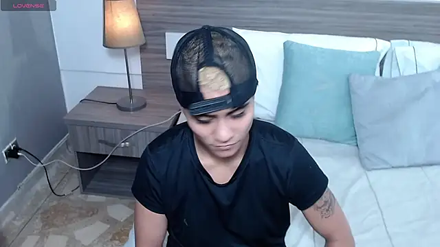 Liiamthompson online show from 02/17/26, 07:09