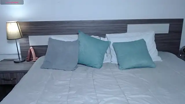 Liiamthompson online show from 03/06/26, 07:10