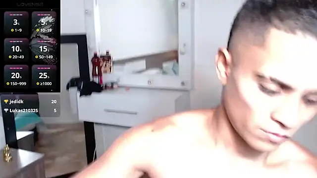 Liiamthompson online show from 04/07/26, 09:59