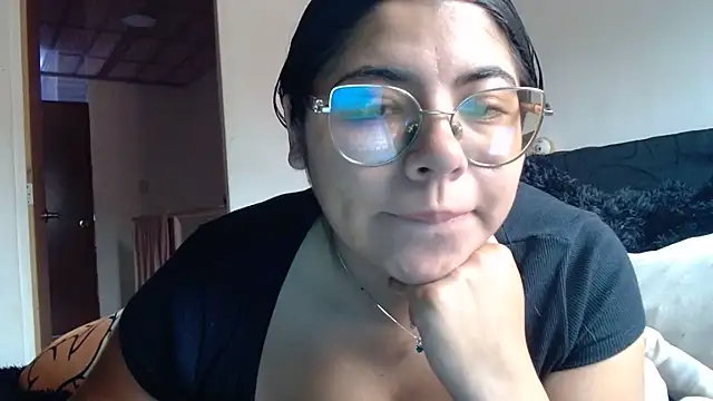 Snapshot of viccky_vick chatting on 05/17/26, 07:32 viccky vick online show from 05/17/26, 07:32