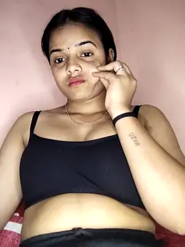 Snapshot of RAYI_123 chatting on 03/22/25, 07:04 RAYI 123 online show from 03/22/25, 07:04