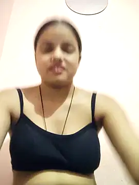 Snapshot of RAYI_123 chatting on 10/17/25, 06:38 RAYI 123 online show from 10/17/25, 06:38