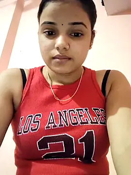 Snapshot of RAYI_123 chatting on 11/28/25, 07:11 RAYI 123 online show from 11/28/25, 07:11