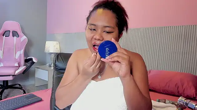 yeikafoxy online show from 10/12/25, 08:35